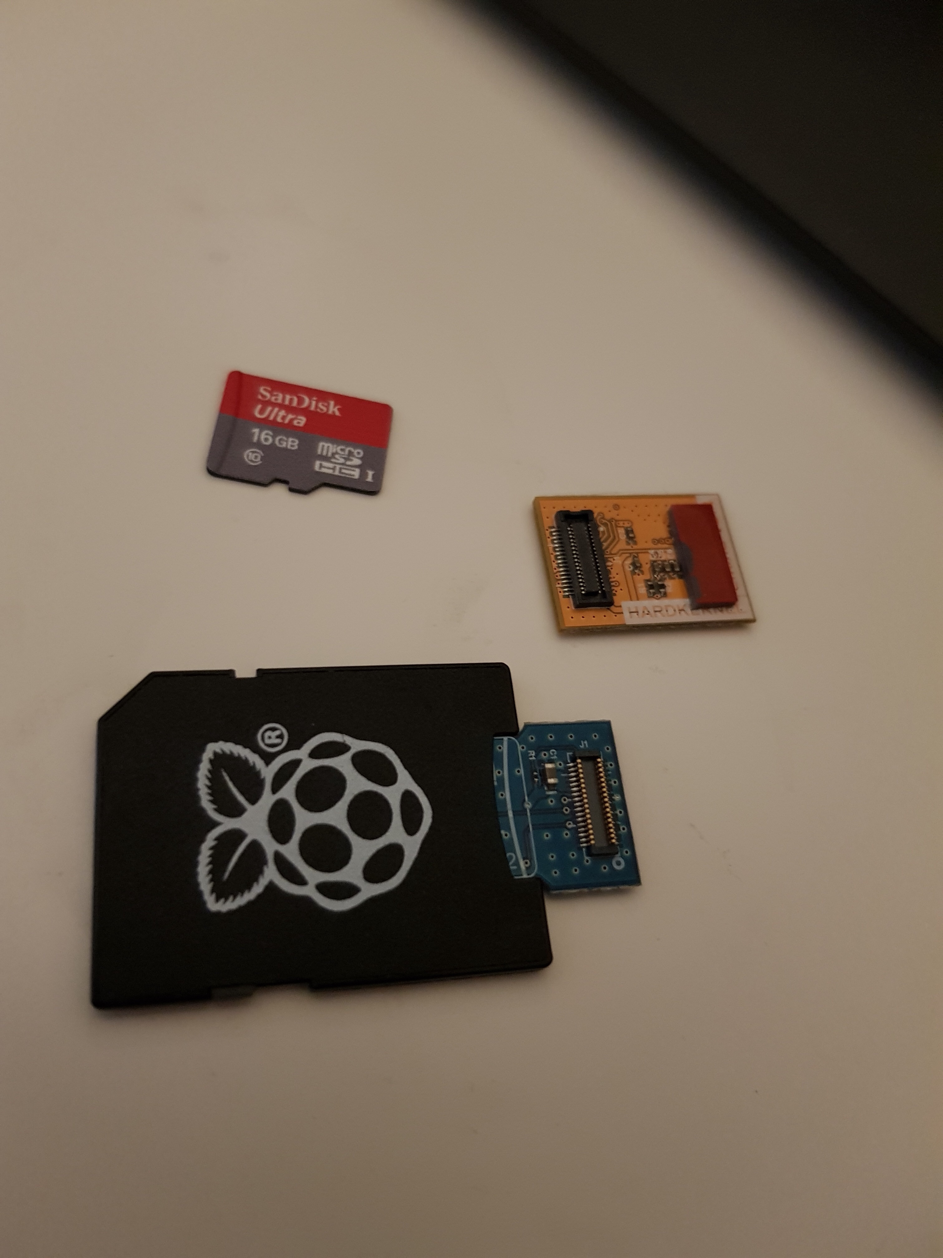 eMMC Modul mit Adapter - Seitenansicht