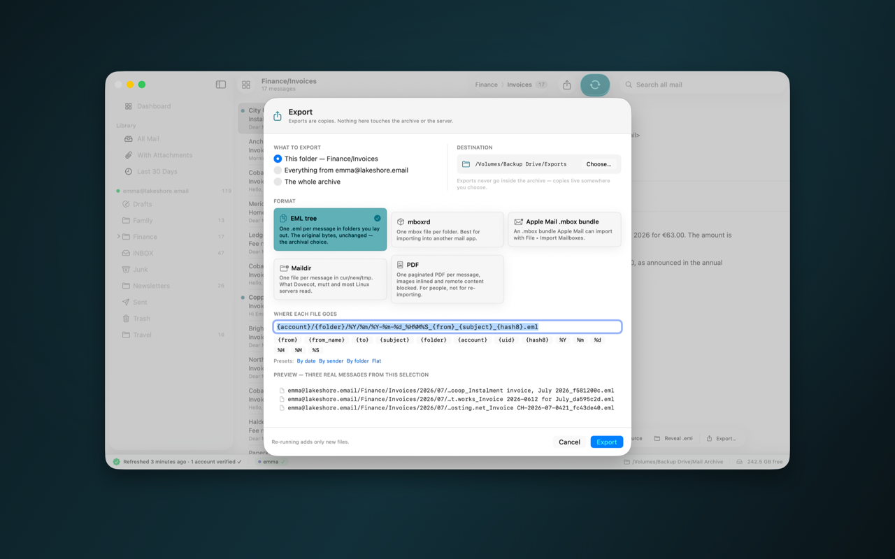 Mailattic - export dialog with formats, destination folder and a file name preview